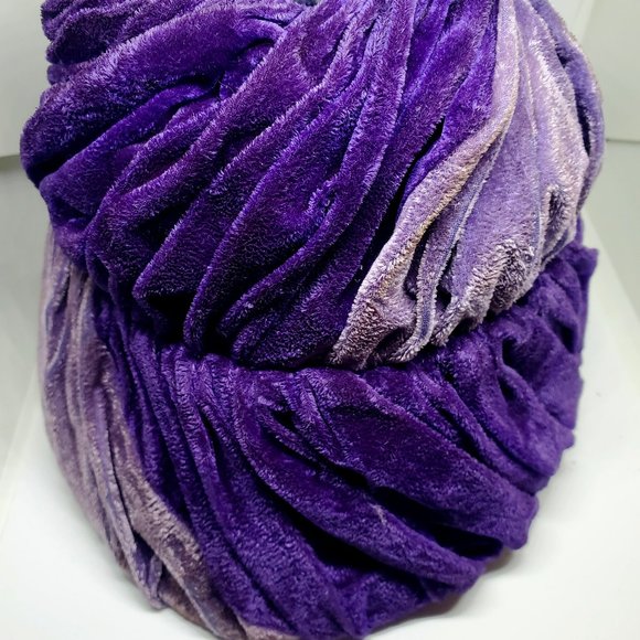 Vintage Crushed Velvet Light and Dark Purple Cloche Flapper Hat Ladies Womens
